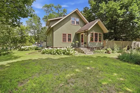 3856 Welcome Avenue N Robbinsdale MN 55422