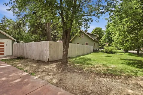 3856 Welcome Avenue N Robbinsdale MN 55422