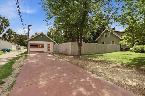 3856 Welcome Avenue N Robbinsdale MN 55422