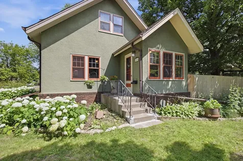 3856 Welcome Avenue N Robbinsdale MN 55422