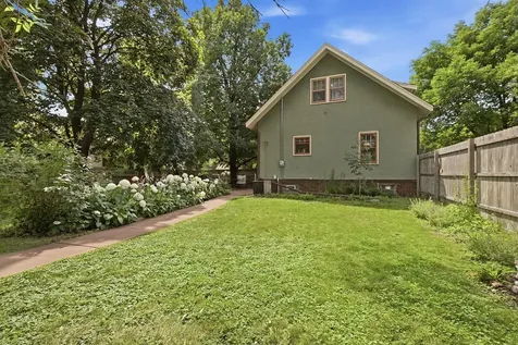 3856 Welcome Avenue N Robbinsdale MN 55422