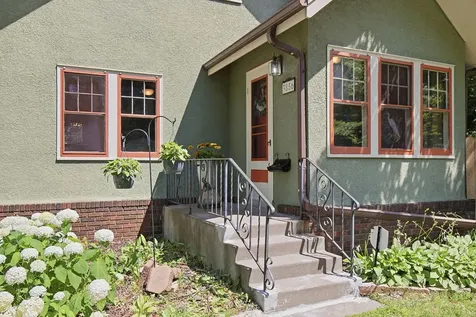 3856 Welcome Avenue N Robbinsdale MN 55422