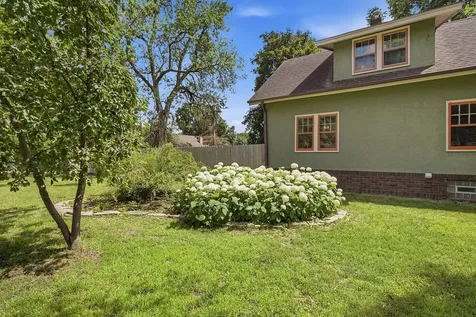 3856 Welcome Avenue N Robbinsdale MN 55422