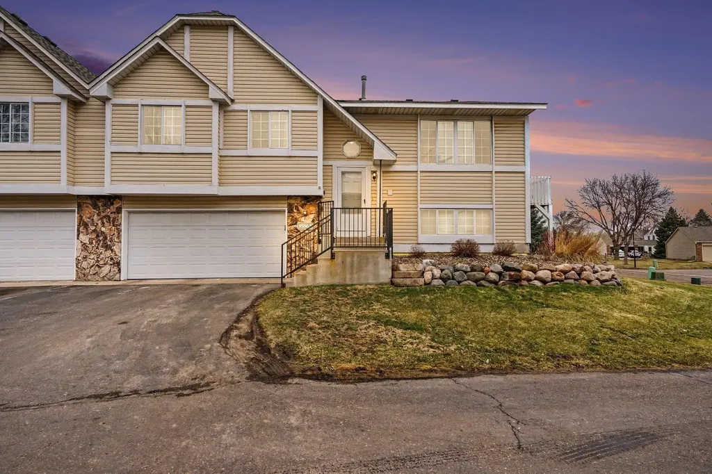 15865 Griffon Path Apple Valley MN 55124