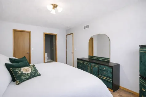 15865 Griffon Path Apple Valley MN 55124