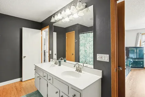 15865 Griffon Path Apple Valley MN 55124