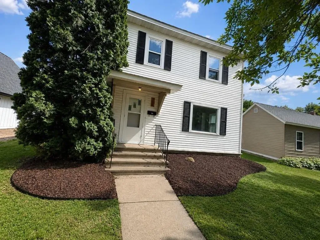 111 W 7th Street Morris MN 56267