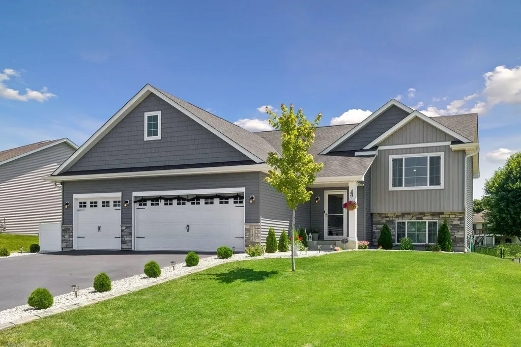 2131 River Bend Trail Mayer MN 55360