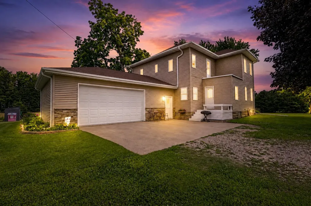 19933 900th Avenue Austin MN 55912