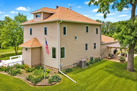 19933 900th Avenue Austin MN 55912