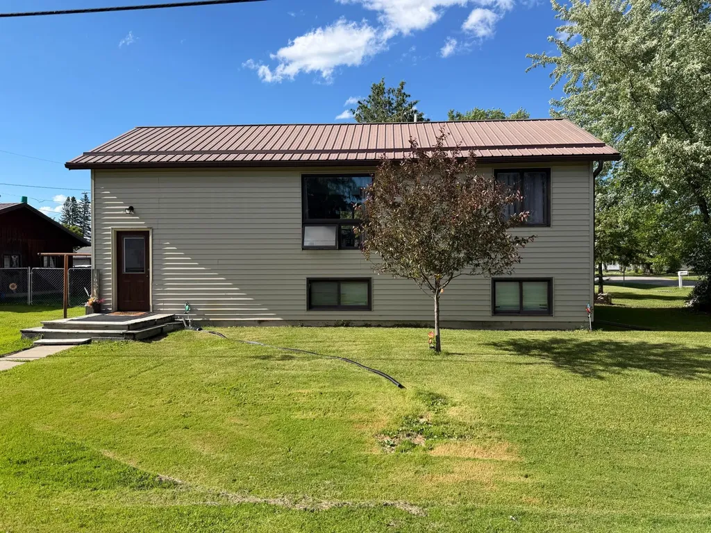 1632 4th Avenue E International Falls MN 56649