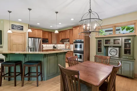 2866 Timberview Trail Chaska MN 55318
