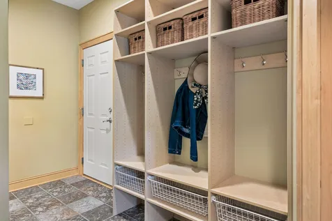 2866 Timberview Trail Chaska MN 55318