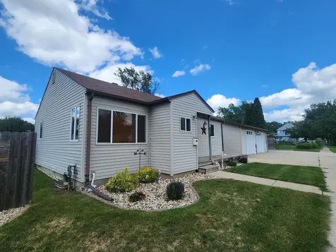 819 2nd Street SW Pipestone MN 56164