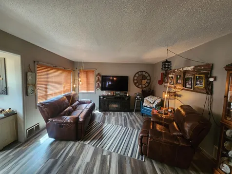 819 2nd Street SW Pipestone MN 56164