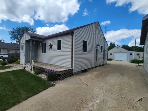 819 2nd Street SW Pipestone MN 56164