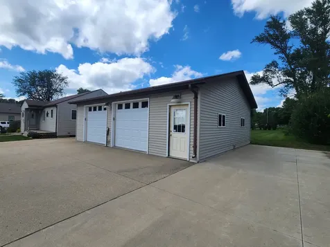 819 2nd Street SW Pipestone MN 56164