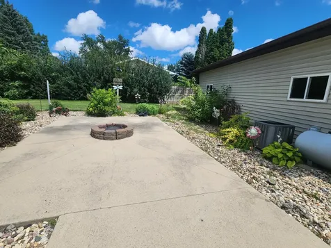 819 2nd Street SW Pipestone MN 56164