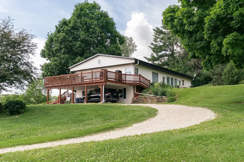202 Ridgeview Lane S Lanesboro MN 55949