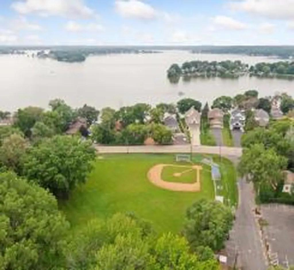 3832 Northern Avenue Spring Park MN 55384