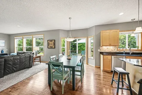 1876 Foothill Trail Shakopee MN 55379