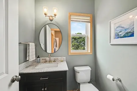 1876 Foothill Trail Shakopee MN 55379