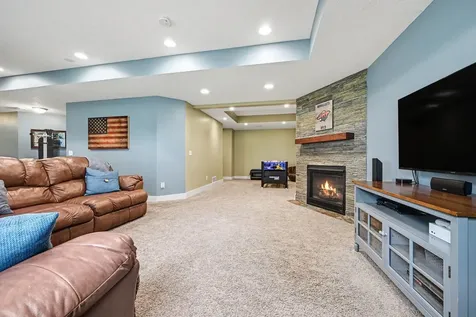 1876 Foothill Trail Shakopee MN 55379