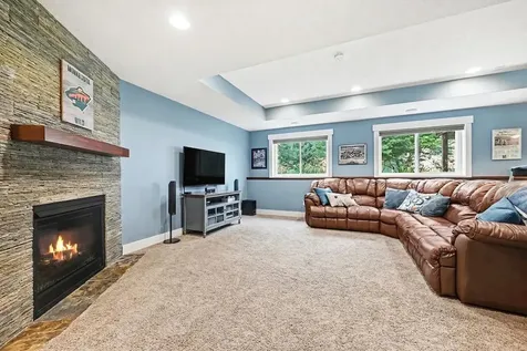 1876 Foothill Trail Shakopee MN 55379