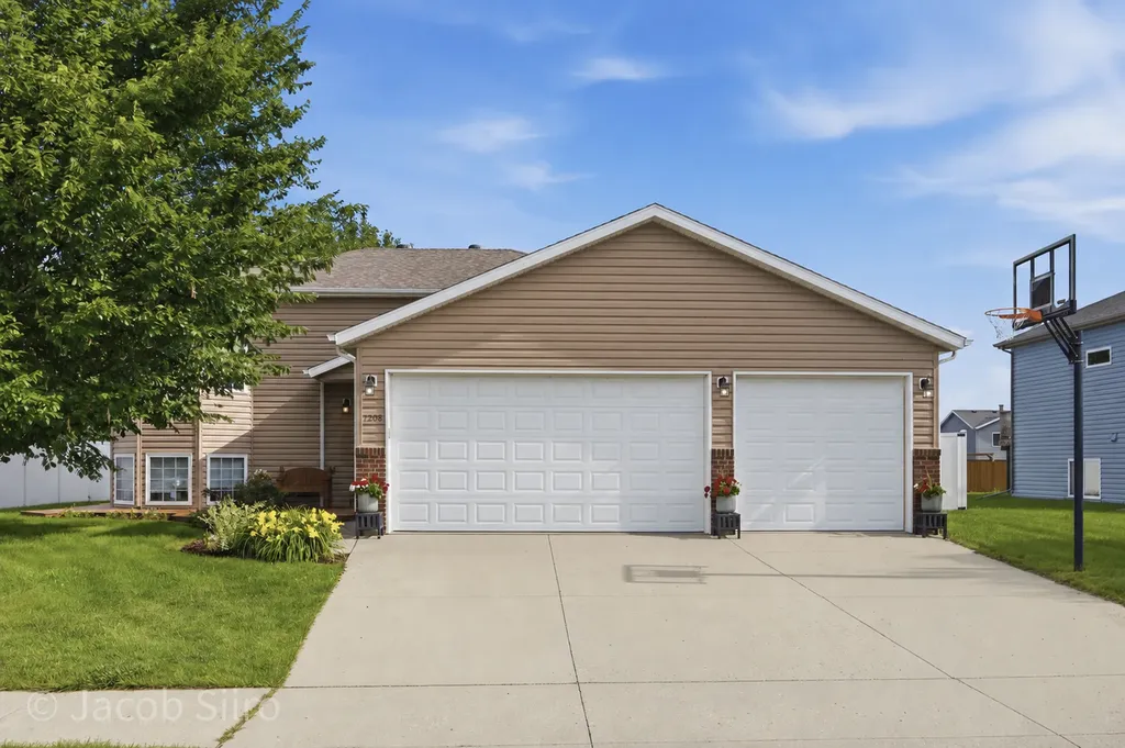 1268 39th Avenue S Moorhead MN 56560