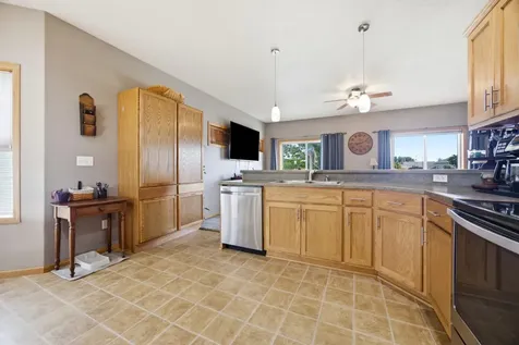 1268 39th Avenue S Moorhead MN 56560