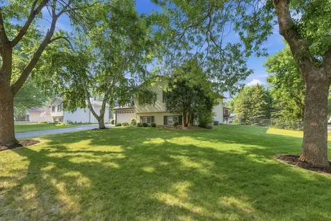 11852 99th Avenue N Maple Grove MN 55369