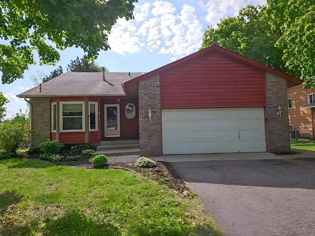 7613 Fairfield Road Brooklyn Park MN 55444