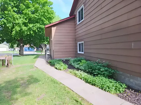 7613 Fairfield Road Brooklyn Park MN 55444