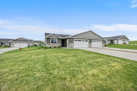 885 Tall Grass Court Wanamingo MN 55983
