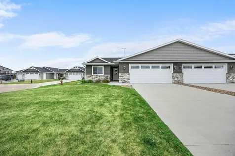 885 Tall Grass Court Wanamingo MN 55983