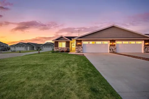 885 Tall Grass Court Wanamingo MN 55983