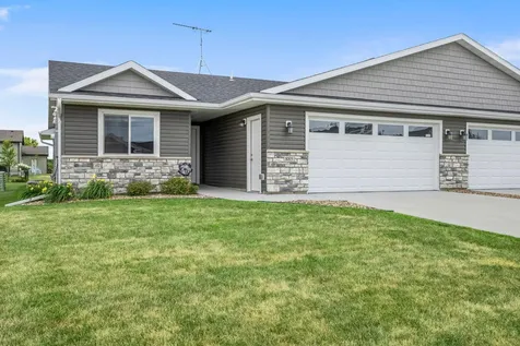 885 Tall Grass Court Wanamingo MN 55983