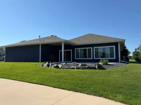 1740 Bay Oaks Drive Albert Lea MN 56007