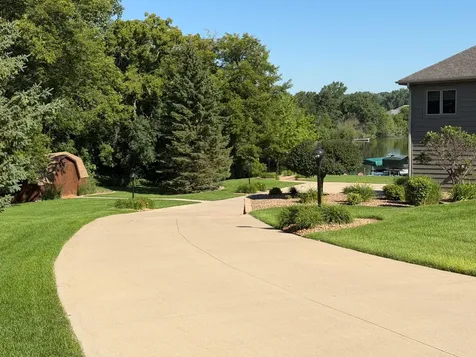 1740 Bay Oaks Drive Albert Lea MN 56007