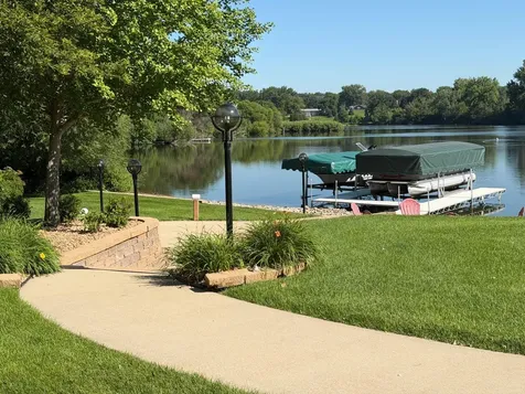 1740 Bay Oaks Drive Albert Lea MN 56007