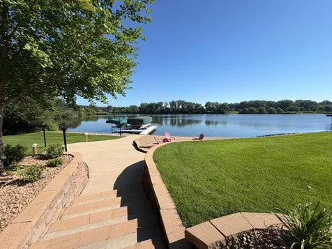 1740 Bay Oaks Drive Albert Lea MN 56007