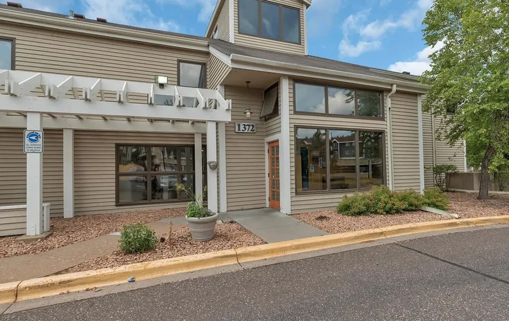 1372 Carling Drive Saint Paul MN 55108