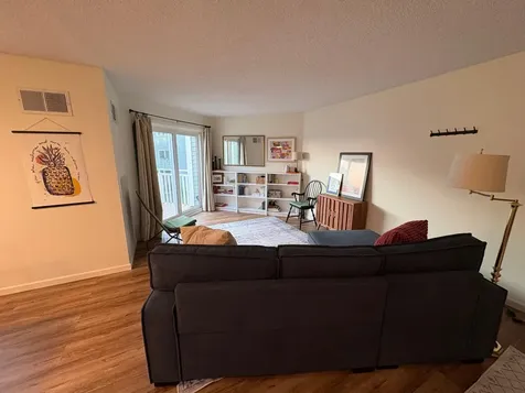 1372 Carling Drive Saint Paul MN 55108
