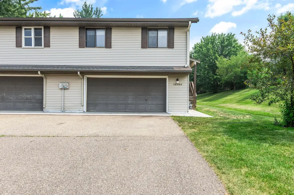 16884 Glencoe Avenue Lakeville MN 55044