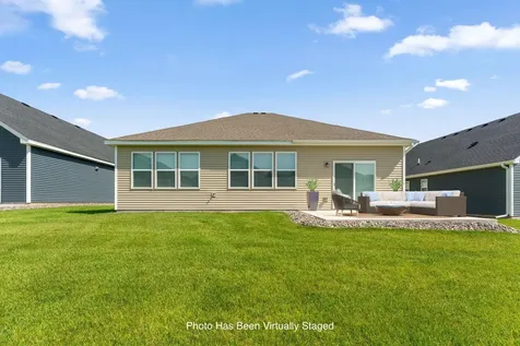 7609 Upper 38th Street N Oakdale MN 55128