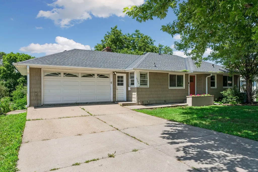 3104 Silver Lake Road NE Saint Anthony MN 55418