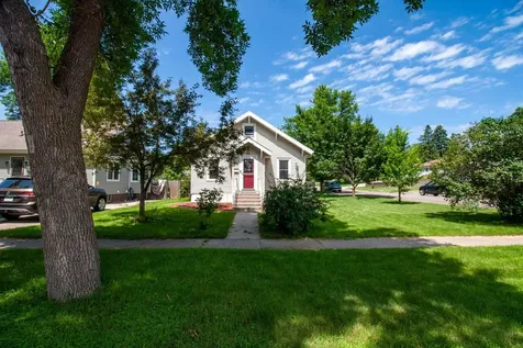 102 W Beech Avenue W Fergus Falls MN 56537