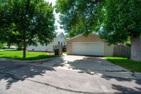 102 W Beech Avenue W Fergus Falls MN 56537