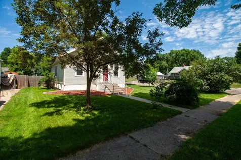 102 W Beech Avenue W Fergus Falls MN 56537