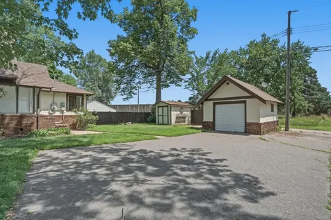 4100 Vera Cruz Avenue N Robbinsdale MN 55422